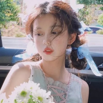 单车上的少女